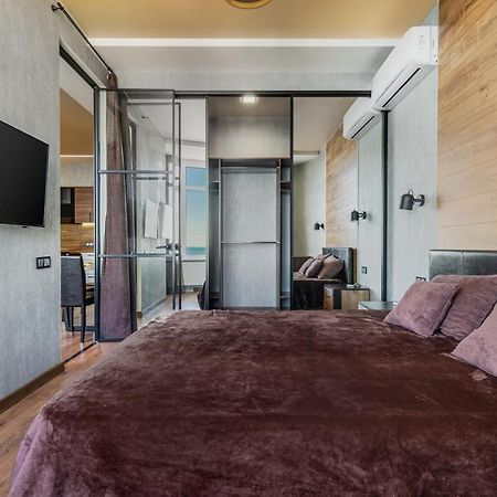 Sea Symphony Wood Style Apartment Odessa Eksteriør bilde
