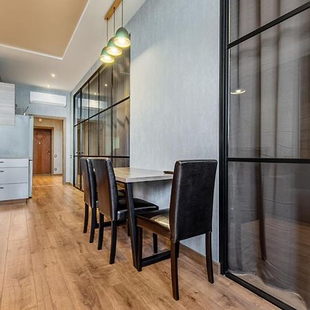 Sea Symphony Wood Style Apartment Odessa Eksteriør bilde