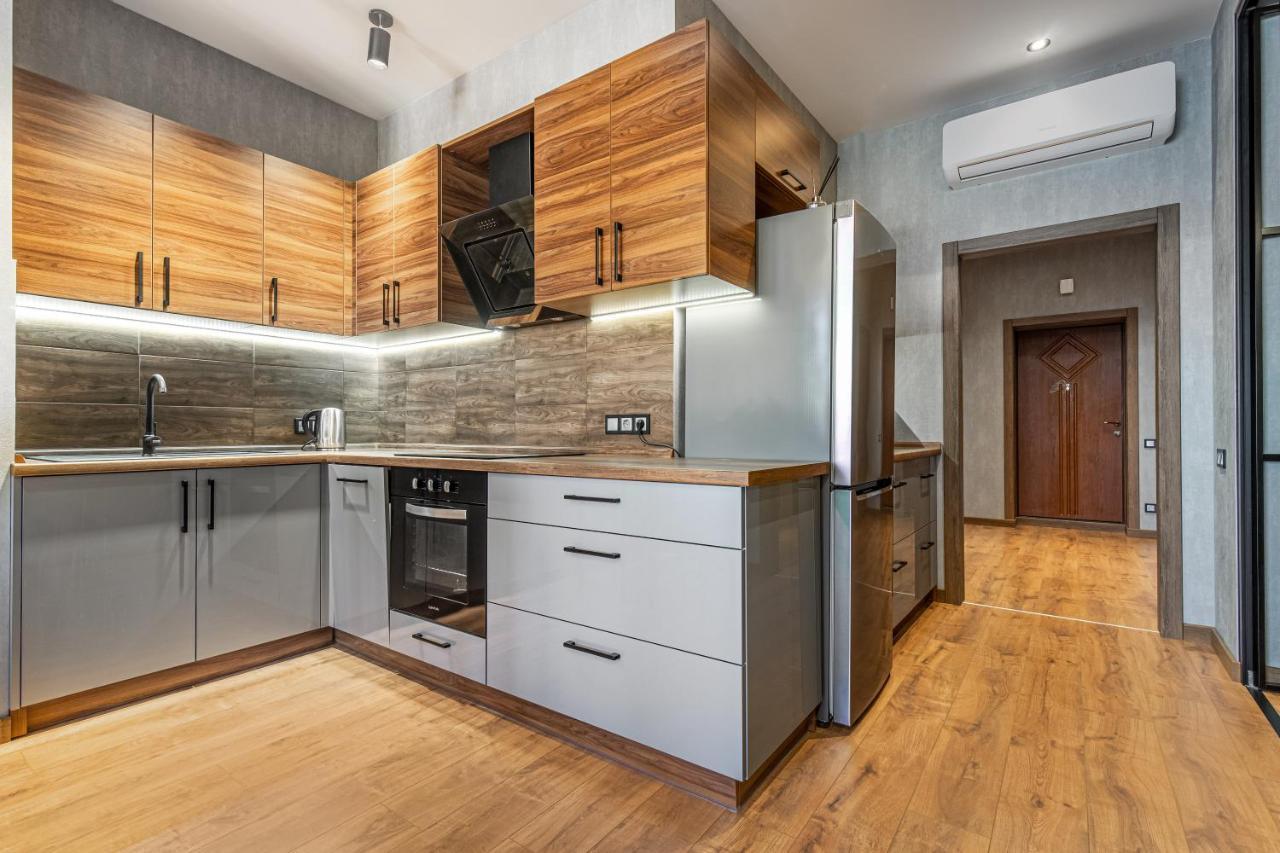 Sea Symphony Wood Style Apartment Odessa Eksteriør bilde