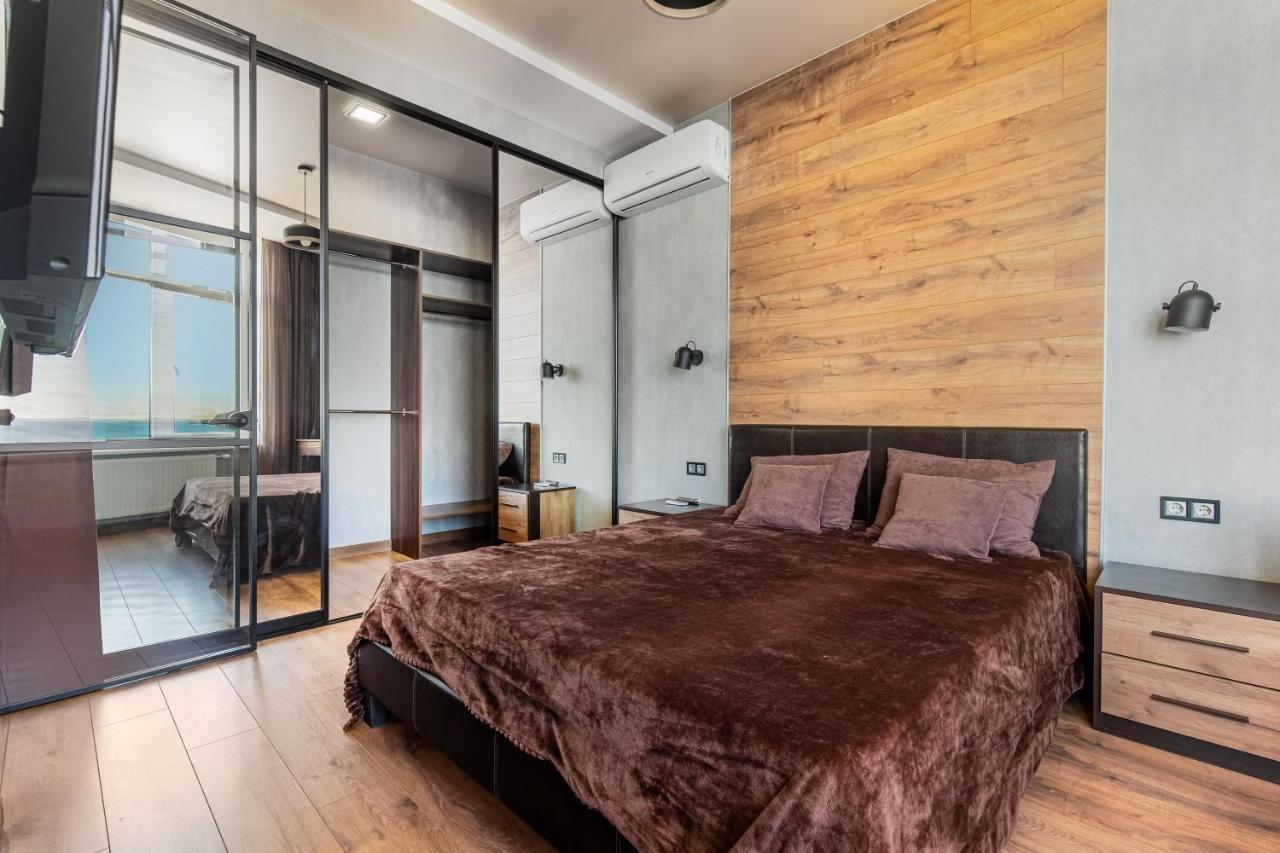 Sea Symphony Wood Style Apartment Odessa Eksteriør bilde